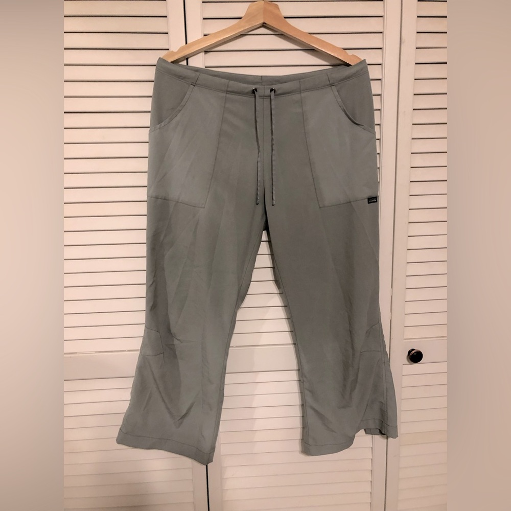 Patagonia Women’s Cropped Wide Leg Capris - size 10